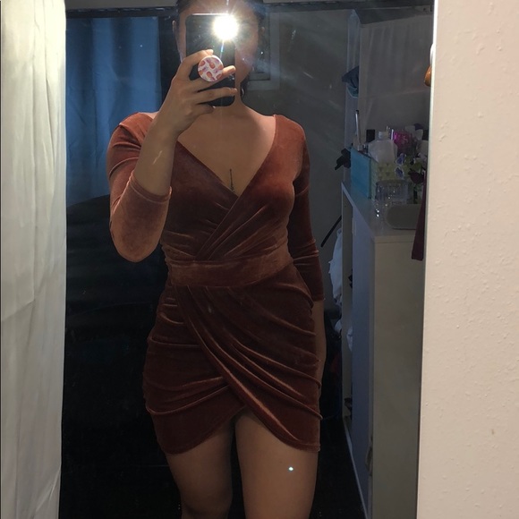 Fashion Nova Dresses & Skirts - Fashion nova velour bodycon dress
